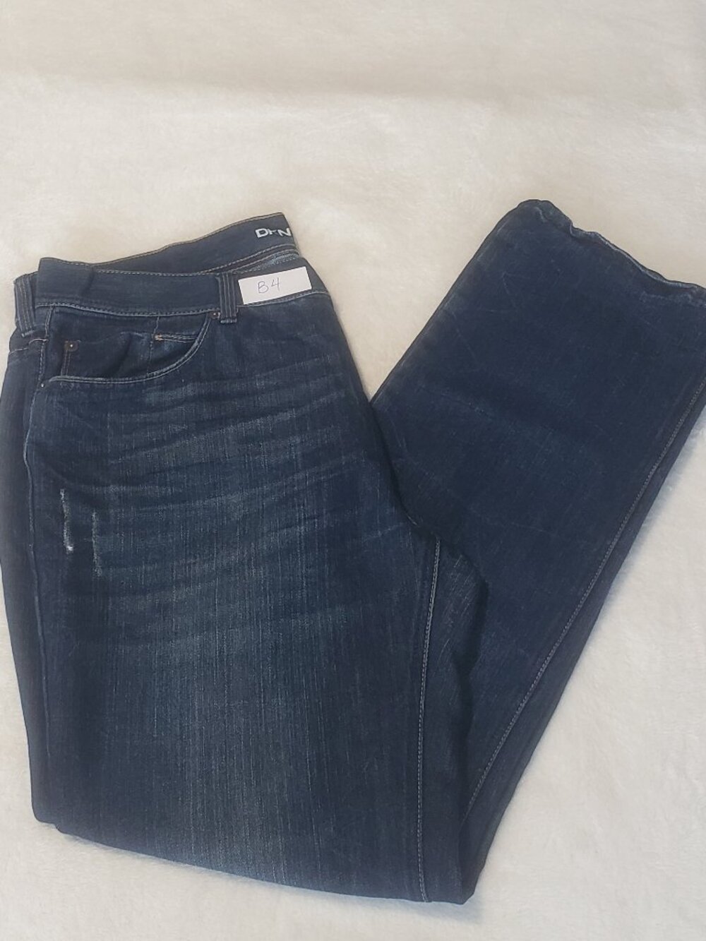 DKNY SOHO Relaxed Men's jeans Dark Wash Size: 36 x 32 Excellent pre-owned